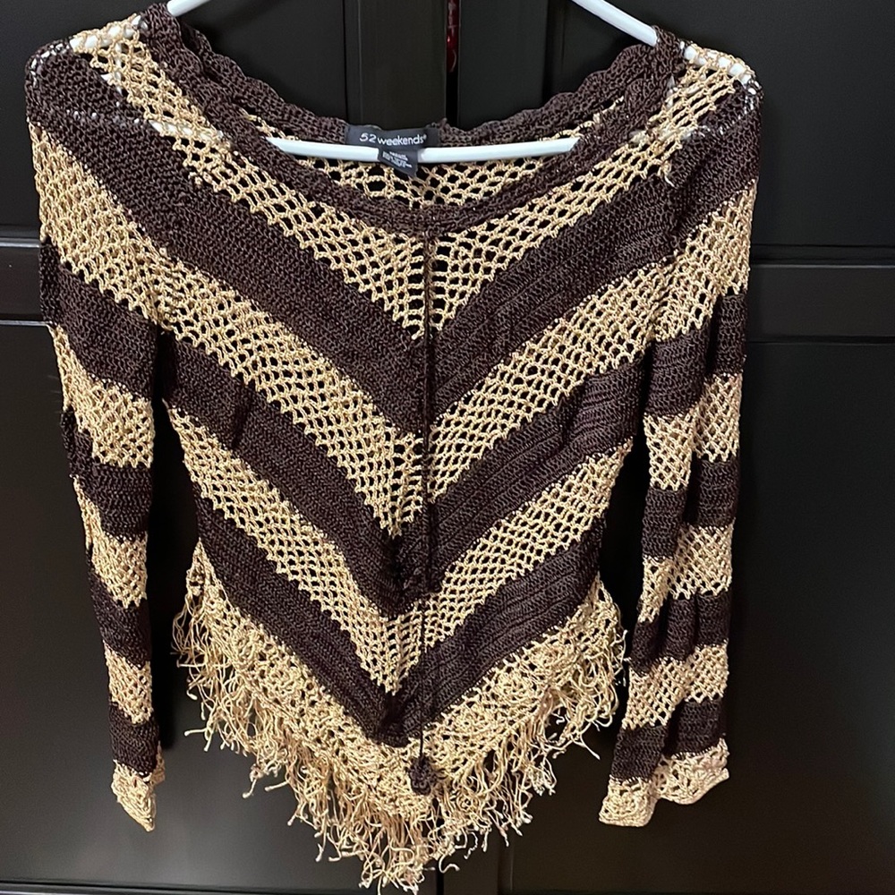 Vintage poncho style women’s knit top. 52 weekends brand. Size M. Brown& gold.